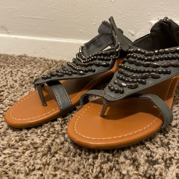 grey sandals 👡 - Picture 3 of 4